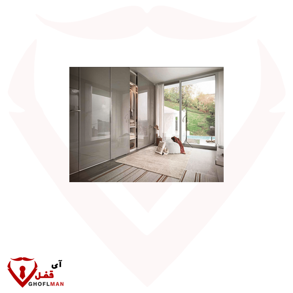 آلية هذا الخط الخطي الكهربائي الكوميدي ذو الأربعة أبواب هي نموذج FANTONI المتزامن المتماثل